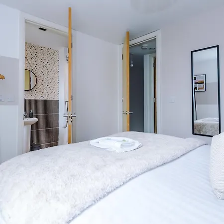 Townhouse 5Mins To City Centre And Etihad - Free Secure Parking Manchester Exterior photo