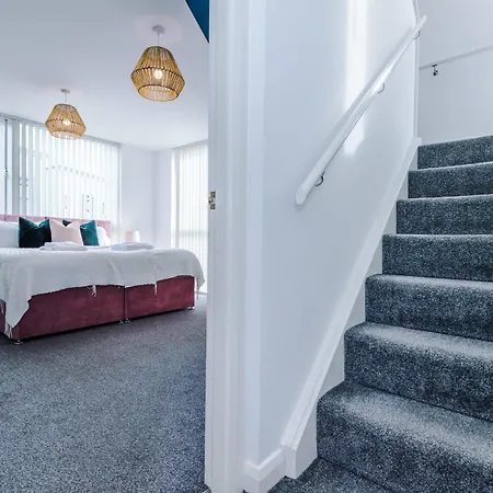 Townhouse 5Mins To City Centre And Etihad - Free Secure Parking Manchester Exterior photo